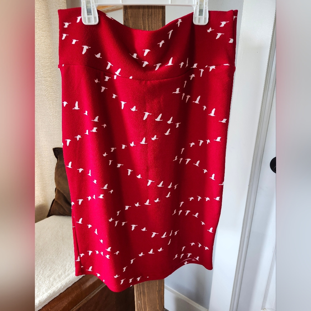 Beautiful Deep Red LulaRoe Bird Pattern Pencil Skirt, Size XL